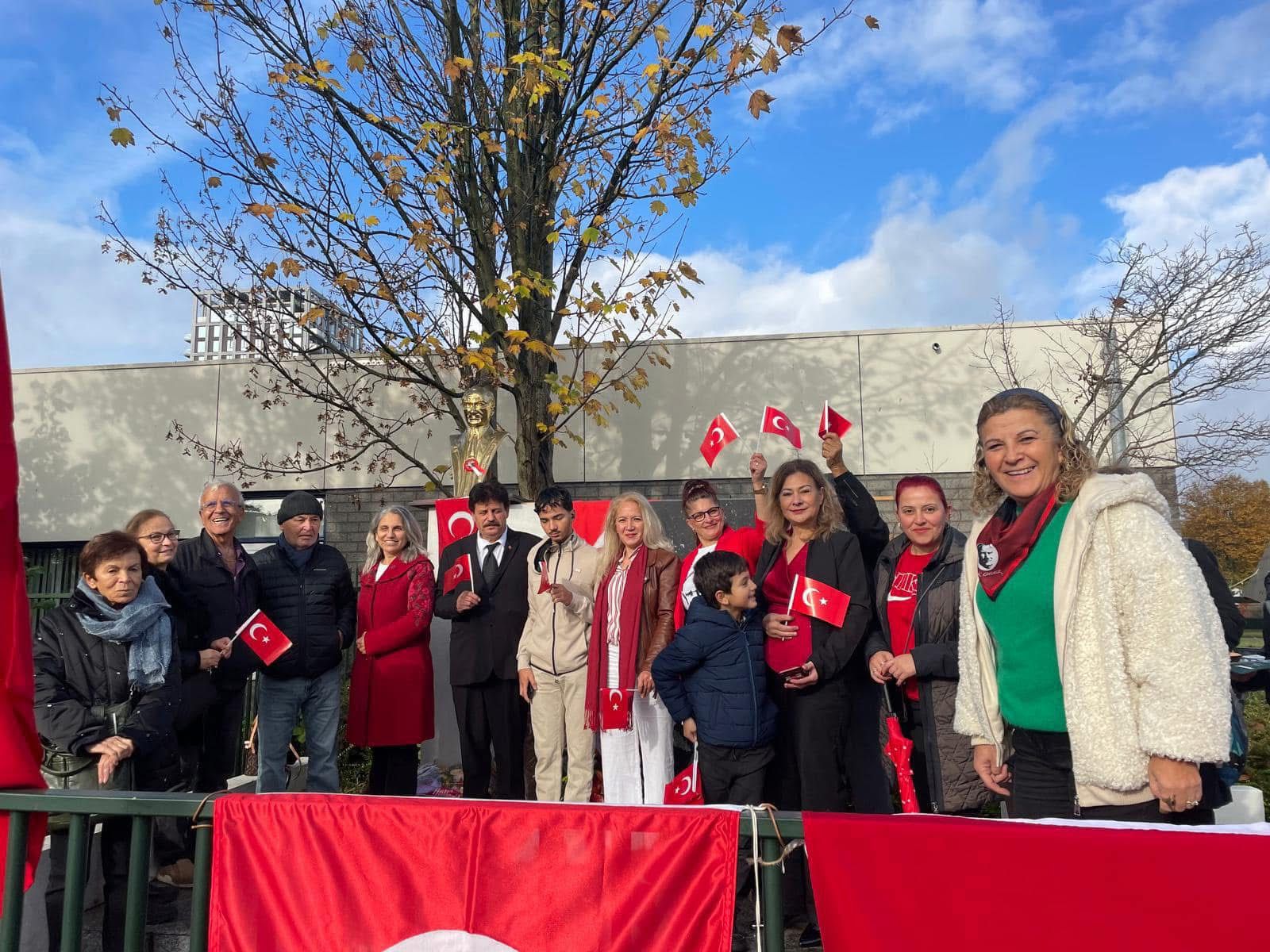 Amsterdam Atatürkstraat’ta Cumhuriyet Coşkusu: 29 Ekim Etkinliği Büyük Katılımla Gerçekleşti