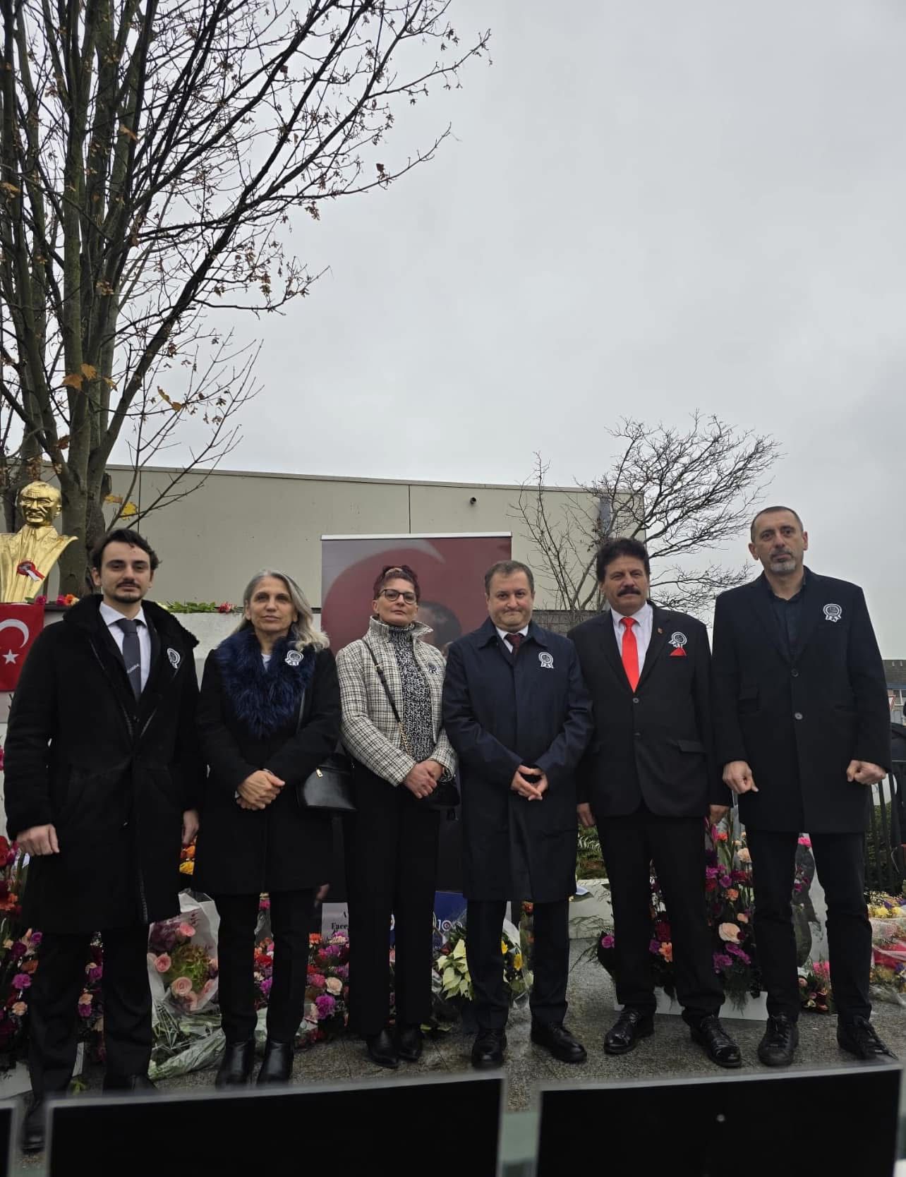 Amsterdam’da Atatürk’ü Anma Töreni: CHP Hollanda Birliği ve Türk Toplumundan Yoğun Katılım