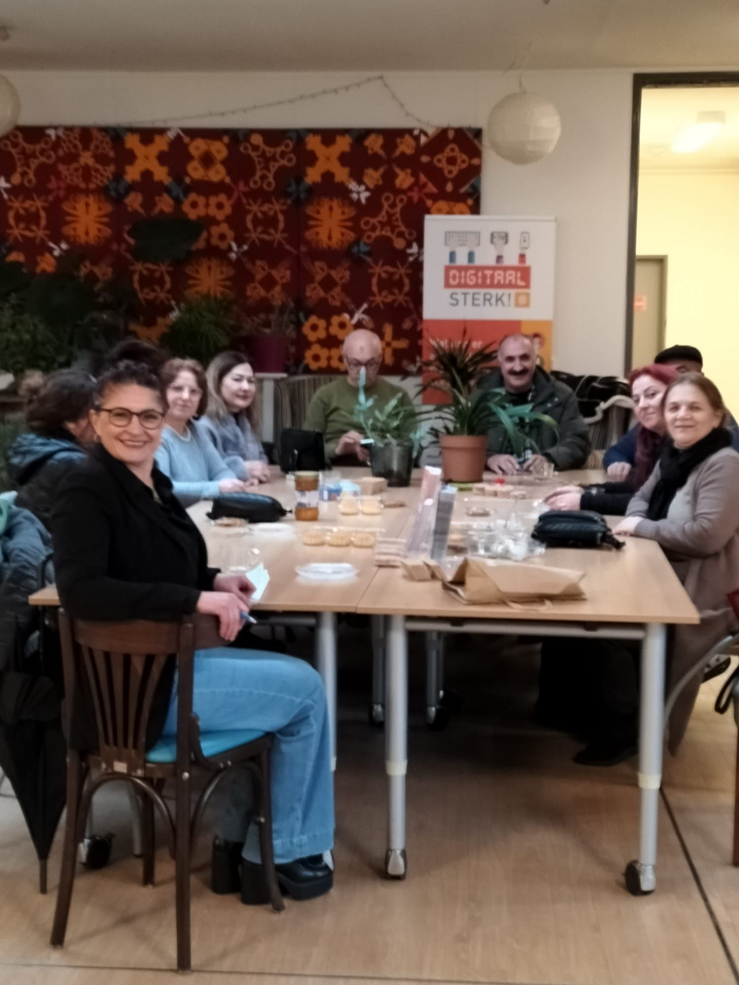 “CHP Hollanda Birliği Kadın Kolları’ndan Haarlem’de Güçlü Dayanışma Toplantısı”