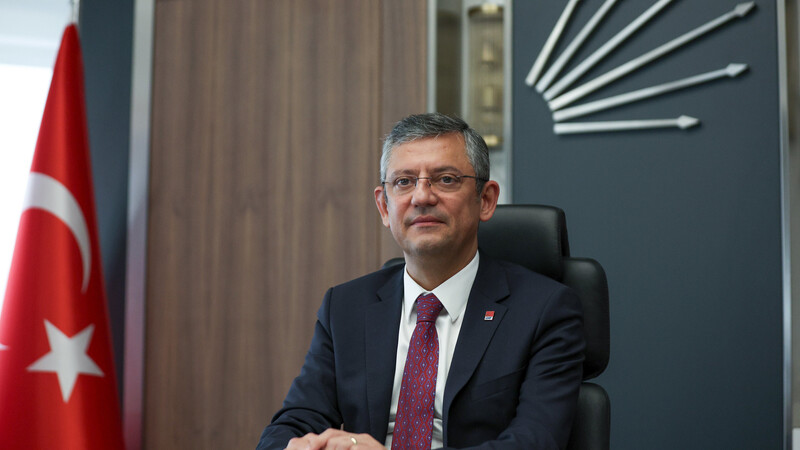 CHP Genel Başkanı Özgür Özel'in Noel Mesajı...