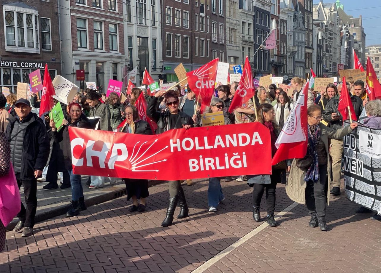 8 Mart Dünya Emekçi Kadınlar Günü’nde Amsterdam’da Dayanışma Yürüyüşü