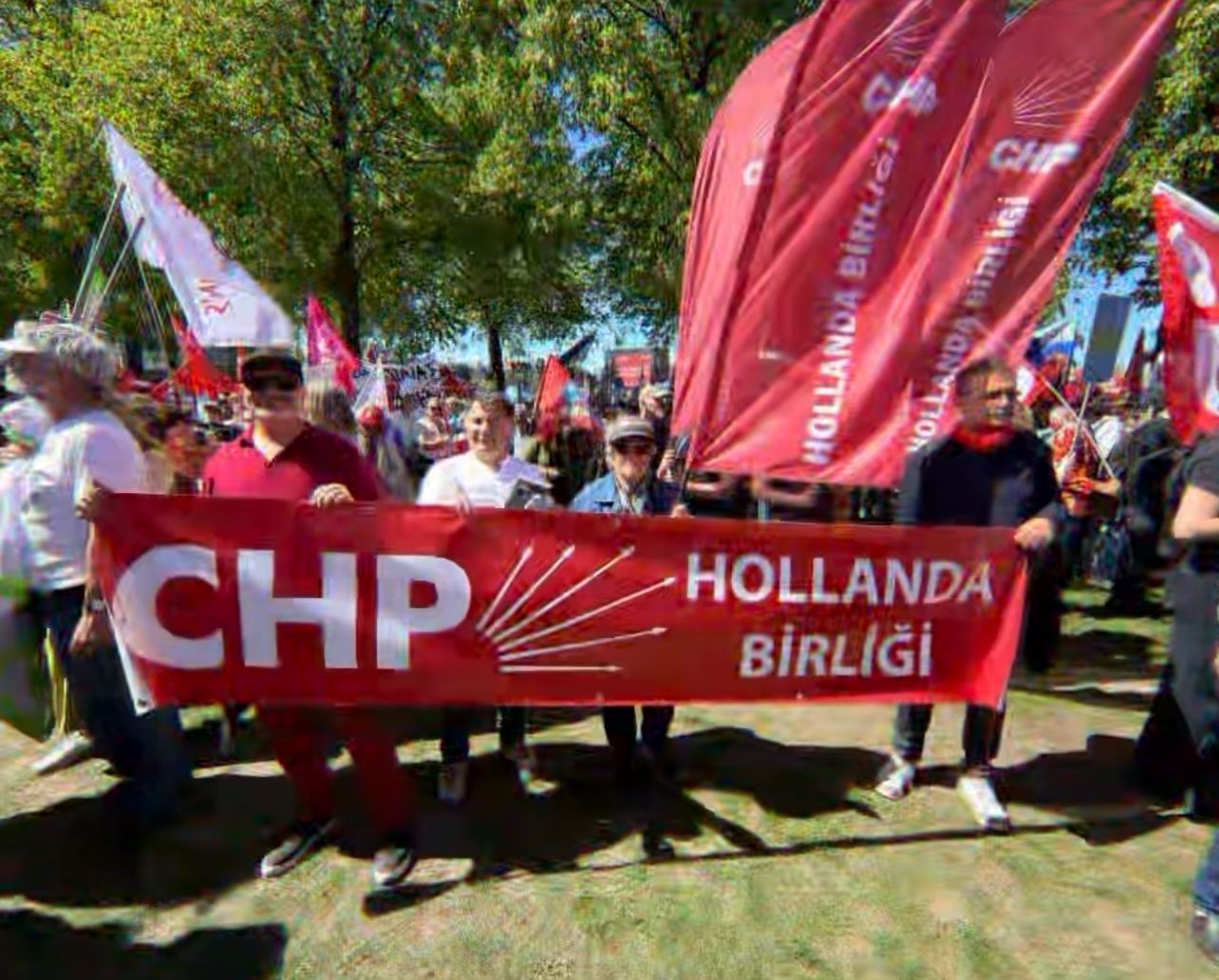 Amsterdam’da 1 Mayıs Coşkusu: Emek, Dayanışma ve Demokrasi Vurgusu