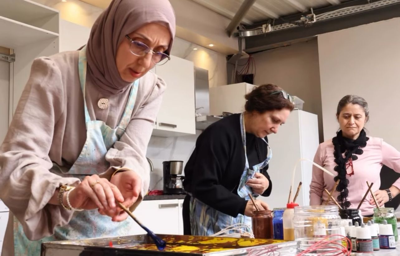 Vildan Evren Öncülüğünde Ebru Workshop Etkinliği Düzenlendi