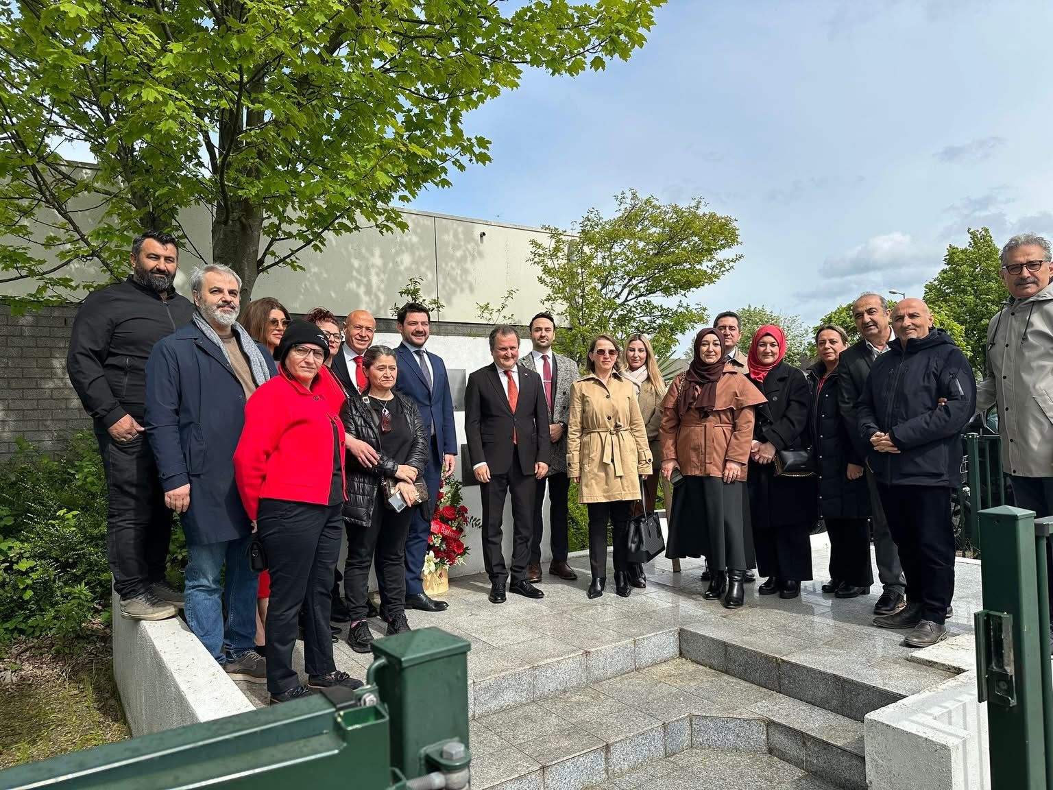 CHP Hollanda Birliği, 19 Mayıs’ın 107. Yılında Amsterdam’daki Atatürk Anıtı’nda Buluştu